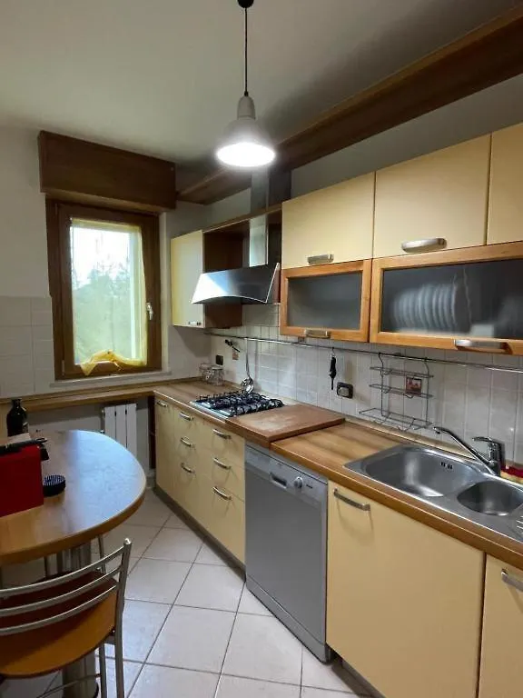 Appartement Pm 2 Via Alcide De Gasperi à Rozzano 0*,  Italie